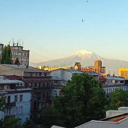 Umba Apartment N3 - Balcony And Mount Ararat View Erevan Exterior foto